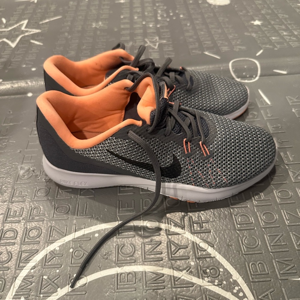 Women’s nike sneakers